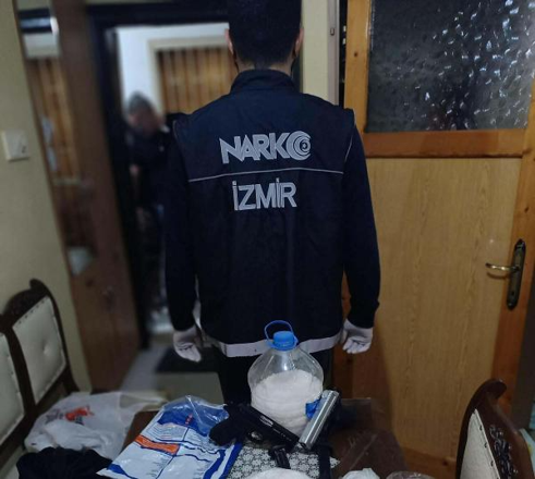 İzmirdeki uyuşturucu operasyonu: 61 tutuklama