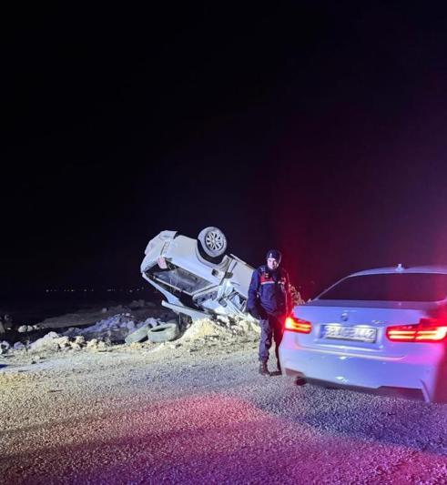 Otomobilin takla attığı kaza kamerada; 3 yaralı