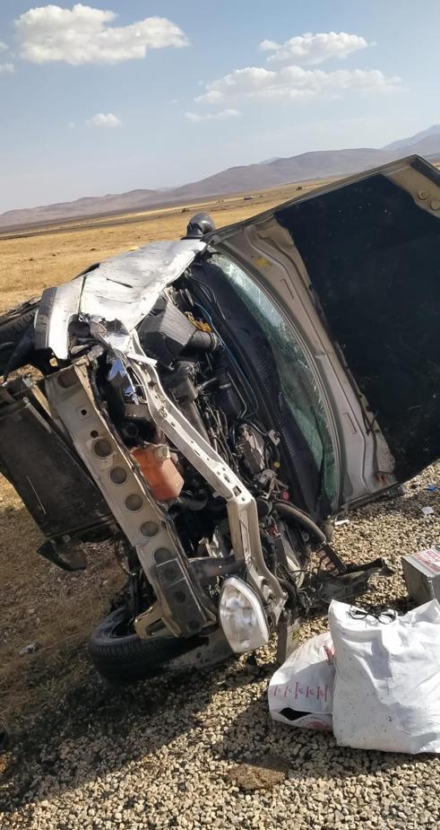 Kazada ölen Özge öğretmen, gözyaşlarıyla son yolculuğuna uğurlandı