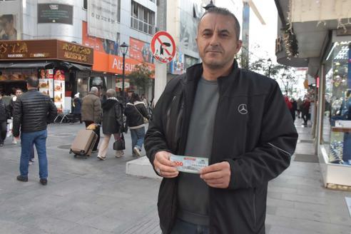 İzmirlilerden 800 milyon TL’lik rekor ikramiyeli Milli Piyango yılbaşı biletlerine yoğun ilgi