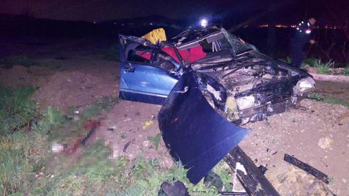 Manisa’da otomobil şarampole devrildi: 1 ölü, 1 yaralı