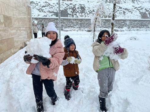 Kar yağışı tüm yurdu etkiledi; yollar kapandı, okullar tatil edildi