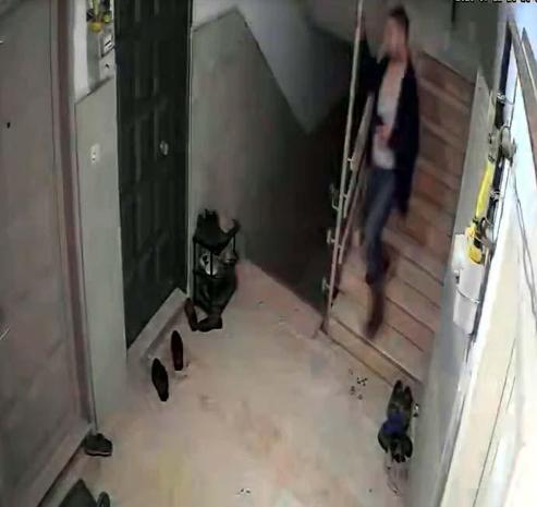 Boşanma aşamasındaki eşini koli bandı ile bağlayıp, başından aşağı kezzap döktü
