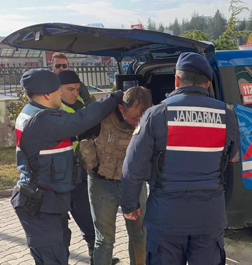 7 yaşındaki oğlunun gözü önünde dövülüp, tabancayla vurularak öldürüldü