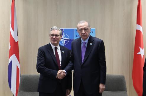 Cumhurbaşkanı Erdoğan, NATO Devlet ve Hükümet Başkanları Zirvesi’nde aile fotoğrafı çekimine katıldı