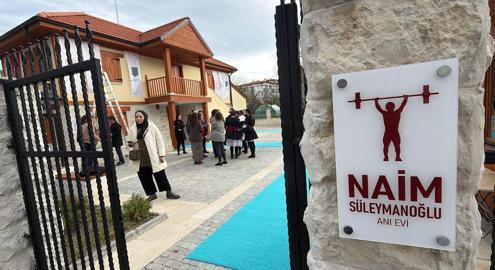 Naim Süleymanoğlunun müzeye dönüştürülen evi, Bulgaristanda törenle açıldı