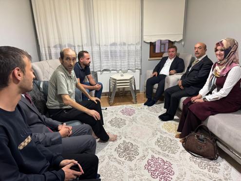 Vali Aydoğdudan, öğrencisi için burs isteyen öğretmene başarı belgesi