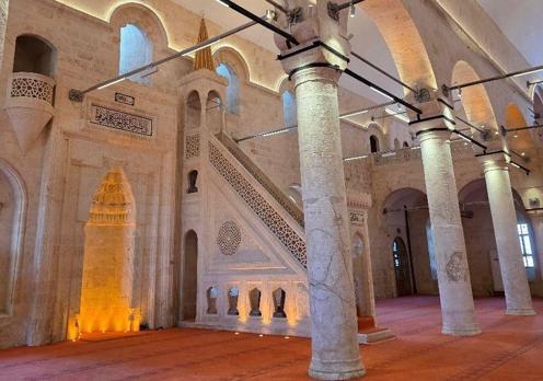 Restore edilen 3 tarihi cami, bayramda ibadete açılacak