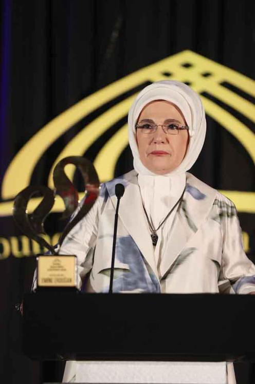 Emine Erdoğan, ABDde Uluslararası Müslüman Kadınlar Başarı ve Topluma Katkı Ödülünü aldı