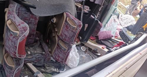 Mardin’de yolcu midibüsü devrildi: 21 yaralı