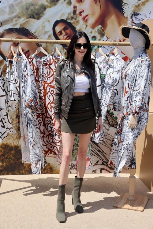 DeFacto ve Nefes iş birliğiyle hazırlanan plaj koleksiyonu tanıtıldı