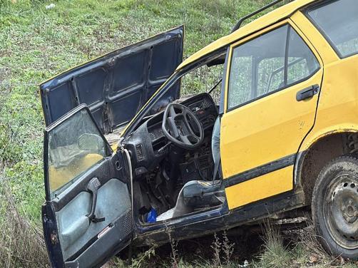 Hafif ticari araç ile otomobil çarpıştı: 2’si çocuk, 6 yaralı