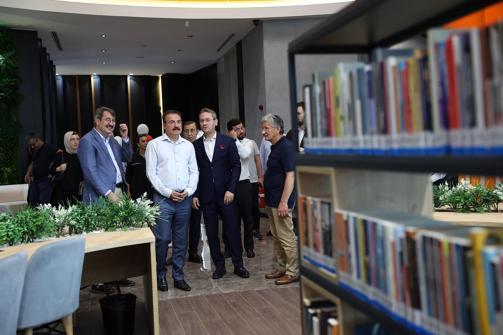 Başakşehir’de Teoman Duralı Millet Kıraathanesi ve Kültür Yaşam Merkezi açıldı