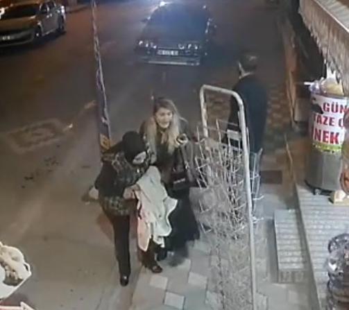 Otomobil gasbetti, 2 kişiyi öldürüp, 2si polis 7 kişiyi yaraladı; çatışmada etkisiz hale getirildi