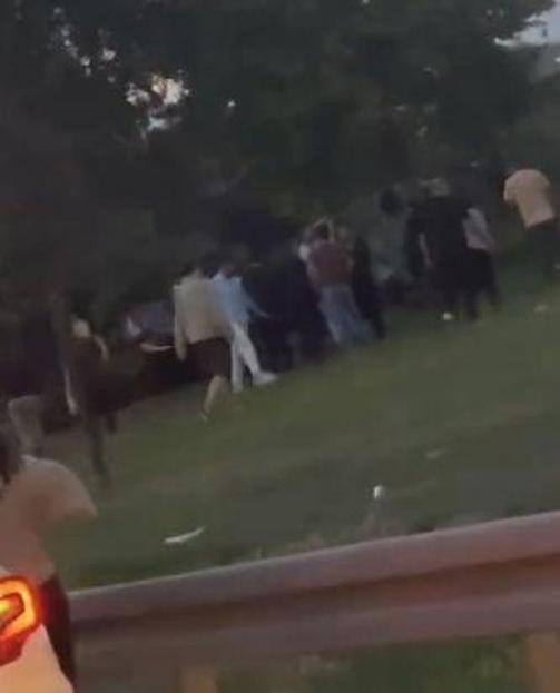 Bayrampaşada otomobil bariyerlere çarpıp takla attı: 1 ölü, 3 yaralı