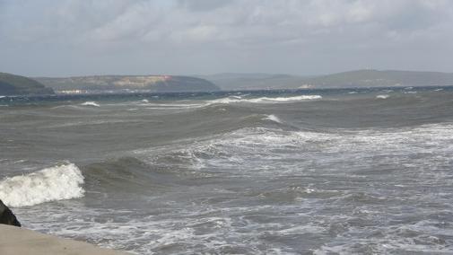 Çanakkalede fırtına, deniz ulaşımını olumsuz etkiledi