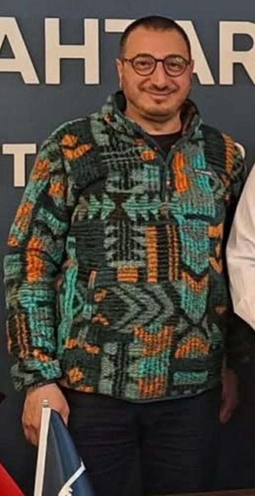 Dükkanının önünde silahlı saldırıya uğrayan esnaf yaralandı