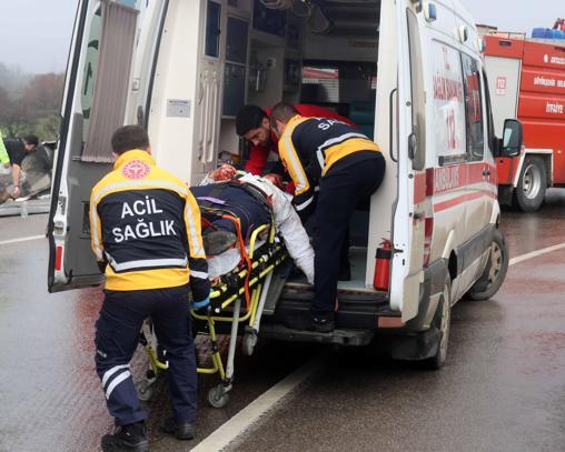 Antalyada yolcu otobüsü devrildi; 9 ölü, 25 yaralı