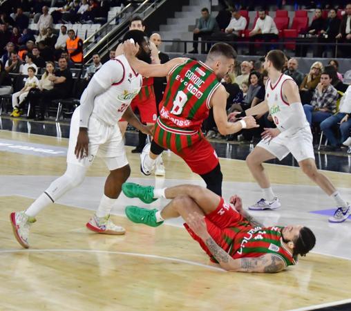 Karşıyaka potada dağıldı