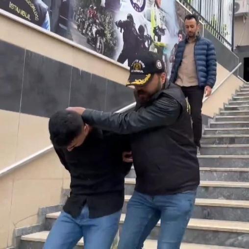 Esenyurtta kuyumcudan 535 bin lira değerinde 7 bilezik çalan şüpheli kamerada