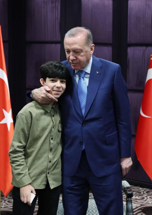 Cumhurbaşkanı Erdoğan, Gazzeli Ebu Cezer ve ailesini kabul etti