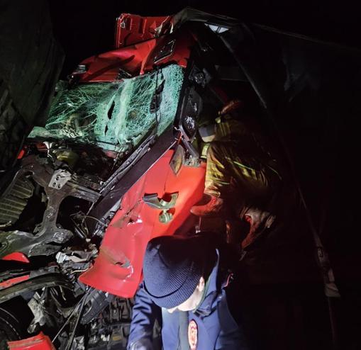 Bursada 2 TIR çarpıştı: 1 ölü