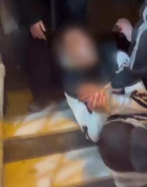 Fatihte akran zorbalığı; koli bandını doğum günü kutlayacağız diyerek marketten almışlar