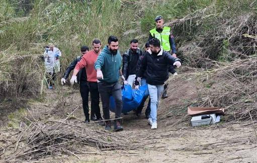 Ailesinden 5 kişiyi öldüren polis memuru tutuklandı