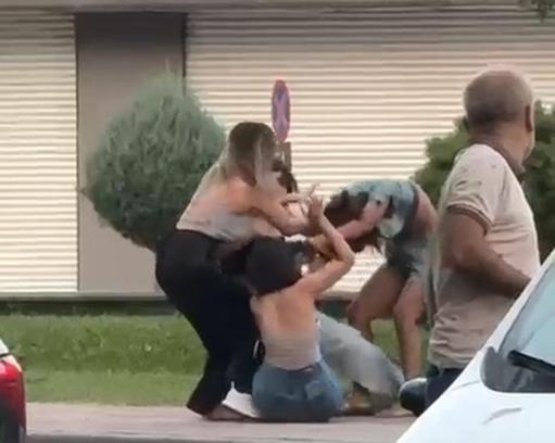Batman’da genç kızların kavgası kamerada