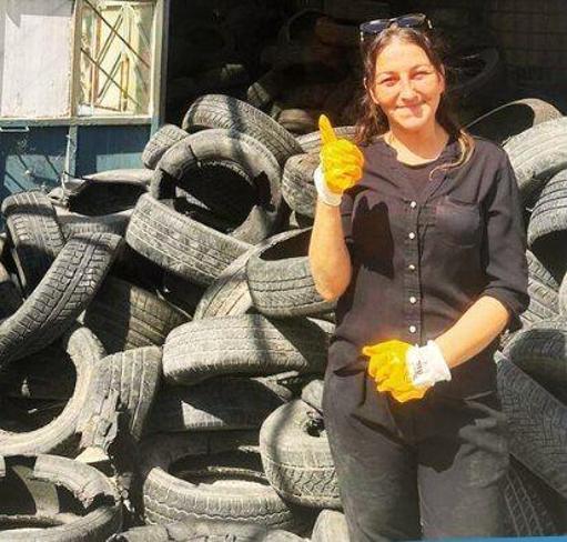 Atık yağ tankına düşüp ölen anne ile oğlu toprağa verildi