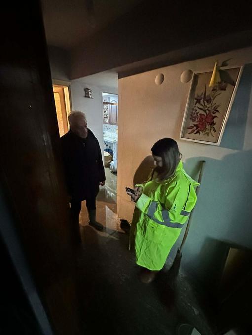 İzmiri sağanak vurdu; 320 konut, 78 iş yeri ve 5 kamu binasını su bastı