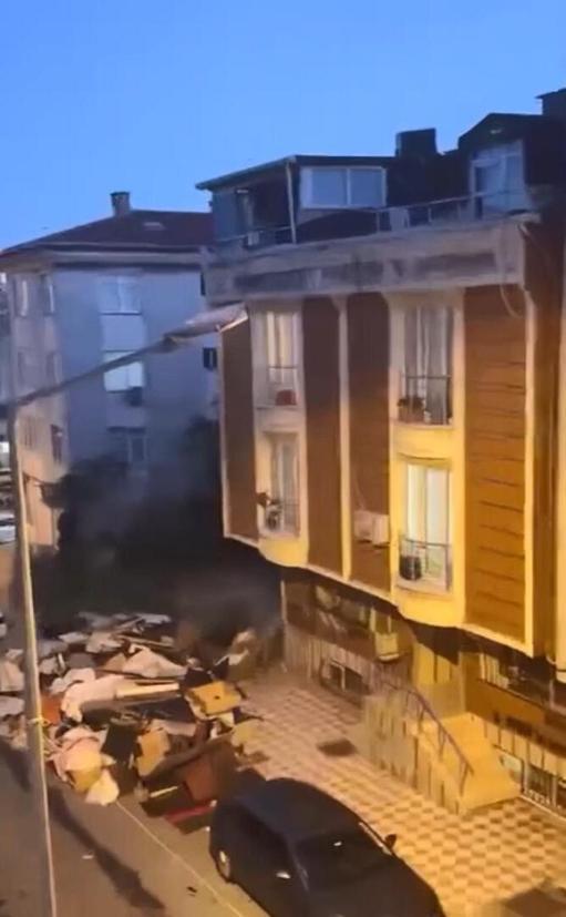 Kağıthane’de balkondaki kedilerle ilgilenilmediğini farkedince şüphelendi; komşusu evde ölü bulundu