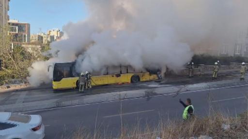 Ümraniyede İETT otobüsü alev alev yandı; yolcular tahliye edildi