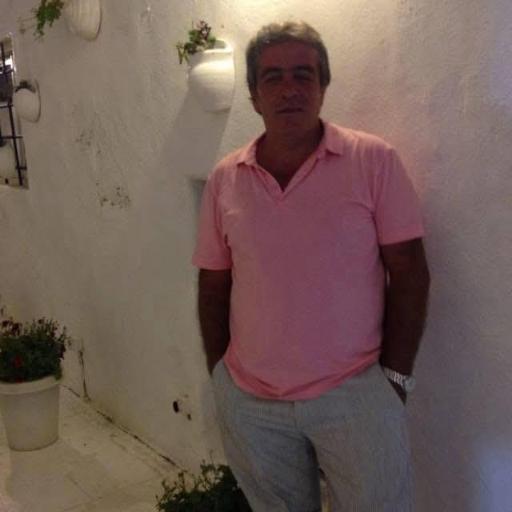 Karaköy’de 40 yıldır hırdavatçılık yapan Ahmet Şenol Altuntaş iş yerinde ölü bulundu