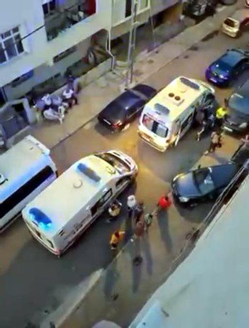 Avcılarda kavga sonrası eve kaçan şüpheli camı kırdı; 2si polis, 4 yaralı