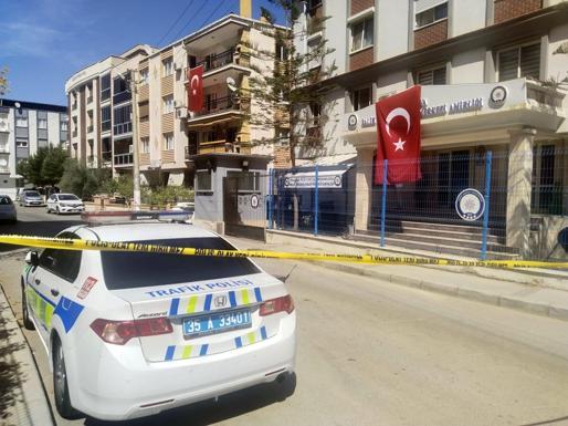 İzmirde polis merkezine silahlı saldırı: 2 şehit, 2 yaralı