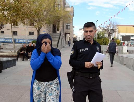 Müşteri gibi girdiği kuyumcudan 2 bileziği alıp kaçtı