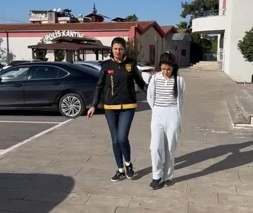 Girdikleri dairelerden 755 bin liralık altın ve saat çalan şüpheliler: Arkadaşımızı ziyarete gitmiştik