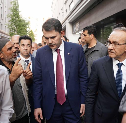 Bakan Kurum Malatya’da Bakırcılar Çarşısı’nı açtı, depremzede aileye misafir oldu