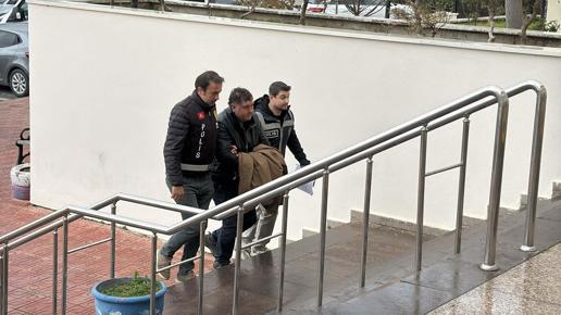 Ağaç budamak için çıktığı duvardan düşüp öldü, kendisinden yardım isteyen kişi tutuklandı