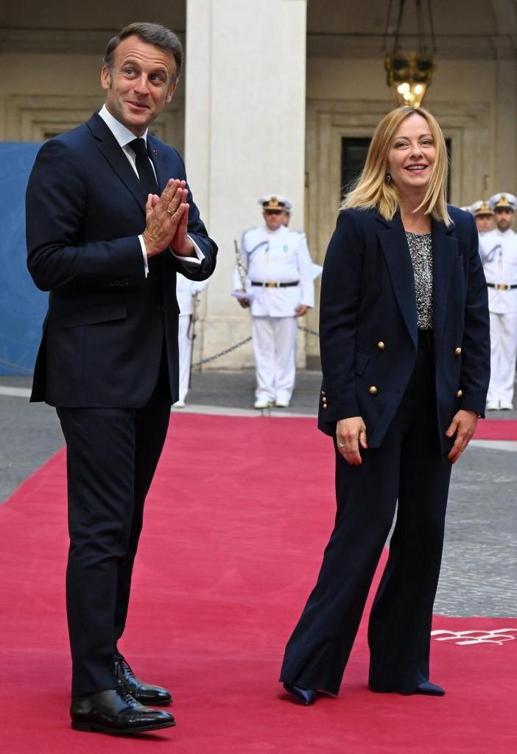 Meloni ve Macron, İtalyada bir araya geldi
