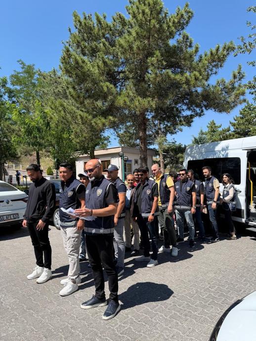 Nevşehirde 25 kaçak göçmen yakalandı