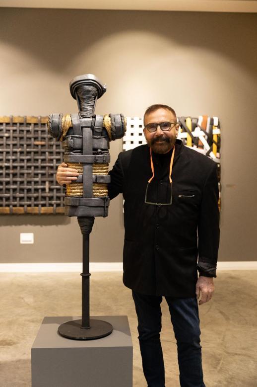 Bubi’nin ‘Rölyef Kafesler ve Heykeller’ sergisi ziyaretçileriyle buluşuyor