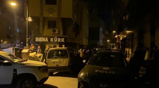 Zeytinburnunda eşini silahla öldürüp, intihar etti