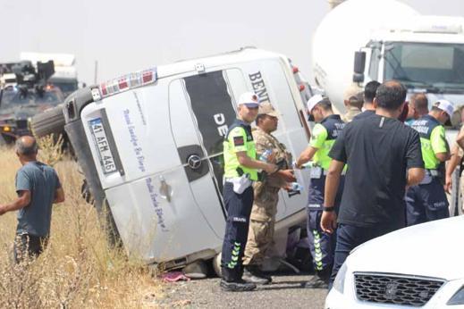 Diyarbakır’da minibüs devrildi: 5 ölü, 11 yaralı