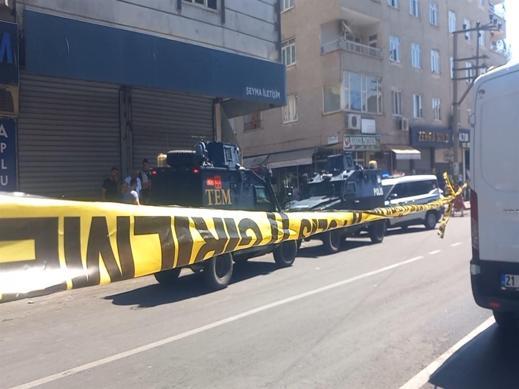 Aile içi şiddet ihbarına giden ekiplere ateş açıp 3 polisi yaralayan şüpheli tutuklandı