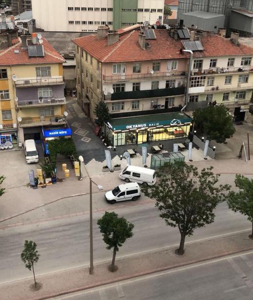 Konya’da 4 katlı bina çöktü: Enkazda mahsur kalanlar için ekipler çalışma başlattı