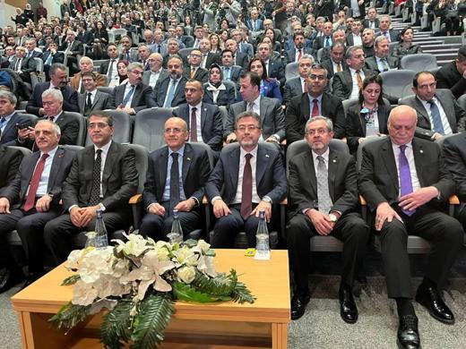Bakan Şimşek: Dezenflasyonda başarı var, program çerçevesinde gidiyor