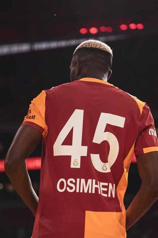 Galatasaray, Osimhen ve Sane için statta imza töreni düzenledi