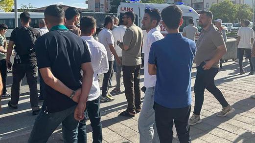 Mardinde taşlı, sopalı ve yumruklu kavga: 3 yaralı